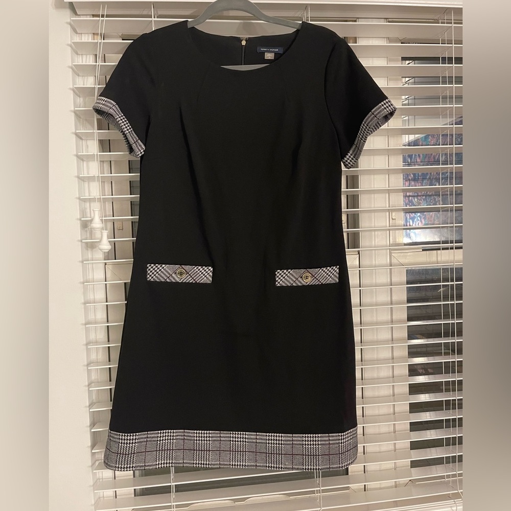 Above the knee short sleeve Tommy Hillfiger Dress, Size 10